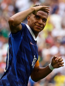 Mbappe day dứt: "Tôi thà không làm Vua phá lưới để vào chung kết World Cup, Messi chắc chắn sẽ ghi bàn ngày mai"