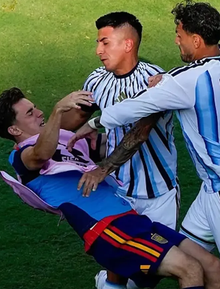 Nóng: FIFA vào cuộc điều tra Argentina vì màn hỗn chiến với cầu thủ Tây Ban Nha, công bố video hiếm tiết lộ điều châm ngòi cuộc ẩu đả