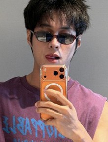 Một Anh trai say hi công khai đang hẹn hò với diễn viên hơn 7 tuổi