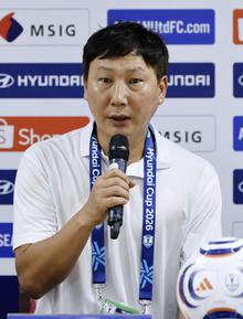HLV Kim Sang-sik mổ xẻ trận hòa Singapore, nói thẳng: "Đình Bắc chưa làm tốt nhiệm vụ"