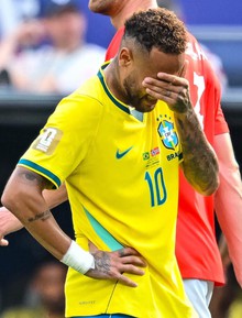 Neymar bật khóc tạm biệt World Cup: Vũ điệu Samba cuối cùng dang dở