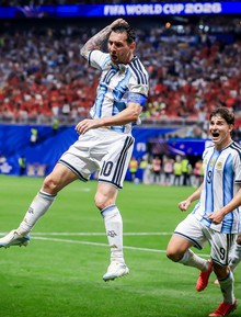 Điên rồ! Argentina ngược dòng ngoạn mục thắng Ai Cập 3-2, thiên tài Messi vào tứ kết World Cup 2026