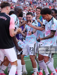 Bỉ thắng đậm 4-1 trước hàng phòng ngự mơ ngủ của Mỹ, vào tứ kết, 3 chủ nhà World Cup 2026 đều đã bị loại!