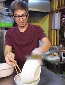 Tốt nghiệp ngành thiết kế, thanh niên Hà Nội được mẹ trả 30 triệu đồng/ tháng để bỏ việc về bán phở