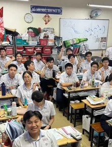 Nóng: Một lớp có 46/47 học sinh trúng tuyển trường y, 2 em đạt 30 điểm