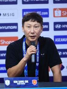 HLV Kim Sang-sik chưa thỏa mãn dù ĐT Việt Nam 2-0 Malaysia: Đội còn thiếu sót, nhưng dành lời khen đặc biệt cho một người