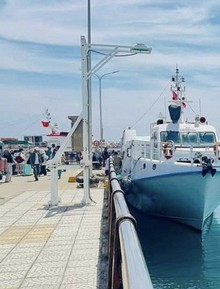 Xuất hiện cảnh tượng hiếm gặp trên biển miền Trung, một người dân nhanh tay ghi lại