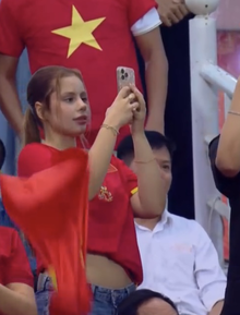 Cô gái lọt camera khi Xuân Son ghi bàn ở Mỹ Đình: Tưởng khán giả vô danh, ai ngờ là bạn gái Nguyễn Tài Lộc