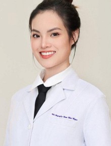 Bác sĩ Răng Hàm Mặt xuất thân gia đình 5 đời làm ngành Y, kết hôn với chồng Thạc sĩ hơn 16 tuổi