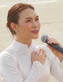 Một tà áo dài trắng cùng "Tổ quốc trong tim", Mỹ Tâm có luôn khoảnh khắc để đời ngày 2/9
