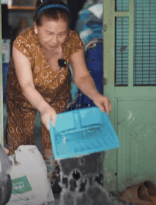 Tận mắt thấy một nơi ở TP.HCM ngập hàng chục căn nhà, người dân thức trắng đêm tát nước
