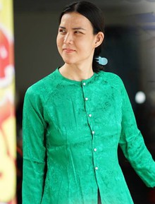 Người dì chuyển giới mở quán cơm gà ở TP.HCM, một mình nuôi mẹ già và 3 đứa cháu