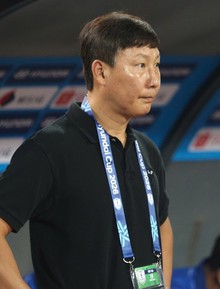 HLV Kim Sang-sik: "Tôi thấy xấu hổ khi thua Thái Lan thế này"