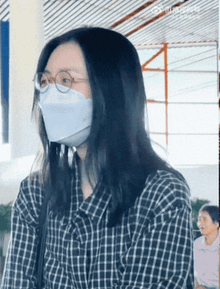 Bạn gái siêu mẫu của "Loan Niệm" Tỉnh Bách Nhiên mắt đỏ hoe, suýt khóc ở sân bay giữa làn sóng tẩy chay đáng sợ chưa từng thấy