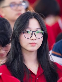 K65 Ngoại thương vừa "debut" ngày khai giảng và dàn nữ sinh ai cũng xứng làm center!