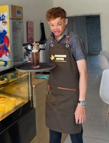 Chuyện của Hải "mặt sẹo" - Cậu bé bị ngã vào nồi cháo đang sôi khi mới 6 tháng tuổi và trở thành ông chủ một tiệm bánh ở tuổi 27