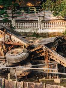 Clip, ảnh: Xác máy bay B52 ở Hà Nội gần 50 năm nổi lên sau khi rút nước hồ Hữu Tiệp