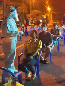 Đà Nẵng phát hiện hơn 30 ca dương tính SARS-CoV-2 mới: Phong tỏa khẩn cấp khu công nghiệp, xét nghiệm 700 người trong đêm