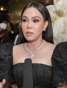Việt Hương: "Đừng nghĩ tới đám tang quỳ lạy, khóc mới là thương tiếc"
