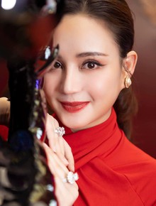Công an TP.HCM triệu tập ca sĩ Vy Oanh