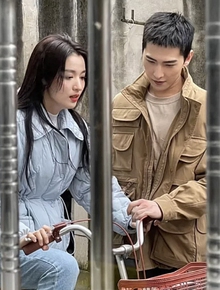 Dương Dương đang hẹn hò "tiểu Lưu Diệc Phi", còn bị bắt gặp "khóa môi" bên bờ biển Maldives?