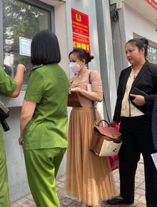Rộ hình ảnh Vy Oanh có mặt theo giấy triệu tập của Công an TP.HCM, luật sư nữ ca sĩ nói gì?