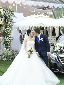"Cá mập" Tuệ Lâm kết hôn cùng Tổng Giám đốc ngân hàng, đám cưới ấn tượng tại Hải Dương