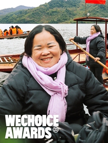 Teacher Quach Thi Bich Nu: 18 years on boats crossing the Da River to bring students to class