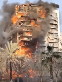 Hỏa hoạn khiến hàng chục người chết và mất tích tại chung cư 14 tầng: Khói lửa cuồn cuộn, khung cảnh hiện trường ám ảnh