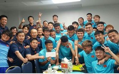 "Ông trùm úp bánh" Xuân Trường bị soán ngôi, Duy Pinky có một sinh nhật đáng nhớ ở Thái Lan