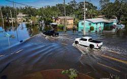 Tình cảnh Florida 1 tuần sau bão Milton, nơi triệu người sống giữa thành phố ngập nước "như sông" và mọi sinh hoạt cuộc sống phải tạm dừng