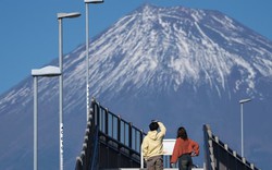 Nhật Bản tiếp tục chặn tầm nhìn ra núi Phú Sĩ