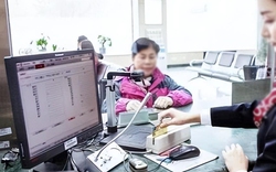 Người phụ nữ Quảng Ninh rút tiền, chuyển tiền lộ điểm bất thường, nhân viên báo công an chặn được vụ lừa đảo trên 4 tỷ đồng