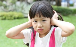 Trẻ hay nói 4 câu này, không phải vì hư hay cố tình cãi lời, đó là dấu hiệu CẦU CỨU cha mẹ