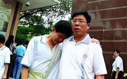 Nam sinh thi ĐH đạt điểm thấp nhưng vẫn đỗ trường top đầu, ngày đến nhập học bất ngờ bị chặn ở cổng: "Chúng tôi chưa từng nhận em vào học"
