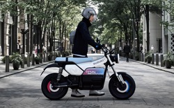 Suzuki chính thức ra mắt mẫu xe máy điện hoàn toàn mới, mang phong cách giống hệt 'Charly cúc cu'