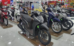 Xe máy Honda khuyến mại lớn: Tặng cả điện thoại, tai nghe, một mẫu xe tay ga nhận ưu đãi chưa từng có