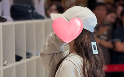 Min bị cô lập tại fan meeting, không ai thèm quan tâm
