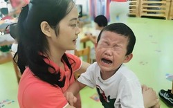 Bị phụ huynh mắng vì 1 lý do KHÔNG thể tin nổi, cô giáo Mầm non ấm ức viết đơn gửi Hiệu trưởng: Tôi nghỉ!