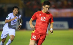 Thắng 3-1, tuyển Việt Nam tạo sức ép lên Malaysia