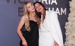 Victoria Beckham bị con gái Harper “chê” tơi tả!