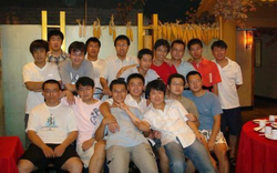 Bỏ về trước để trốn "chia bill" họp lớp, ai ngờ lớp trưởng có hành động khiến tôi cả đời không quên