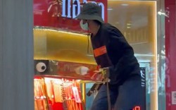 Người đàn ông cầm súng cướp số vàng trị giá 2,7 tỷ đồng