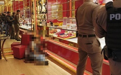 Xông vào cướp tiệm vàng, khi biết không thể chạy thoát, nghi phạm làm 1 việc khiến tất cả đều sững sờ