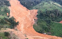 Toàn cảnh từ flycam vụ sạt lở kinh hoàng nghi vùi lấp 3 người ở Đà Nẵng