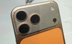 Sự thật iPhone 17 Pro Max “bay màu” sau khi lau bằng khăn ướt