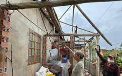 Gia Lai: Lốc xoáy bất ngờ cuốn tốc mái 10 nhà dân mới sửa sau bão