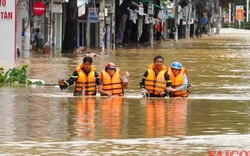 Nha Trang: Nhiều nơi ngập sâu hơn 1m do mưa lũ