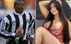 Cầu thủ nổi tiếng bật video của bạn gái ngay trên xe buýt khiến cả đội sốc nặng