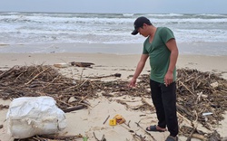 Phát hiện nhiều túi nylon nghi chứa ma tuý dạt vào bờ biển Quảng Trị